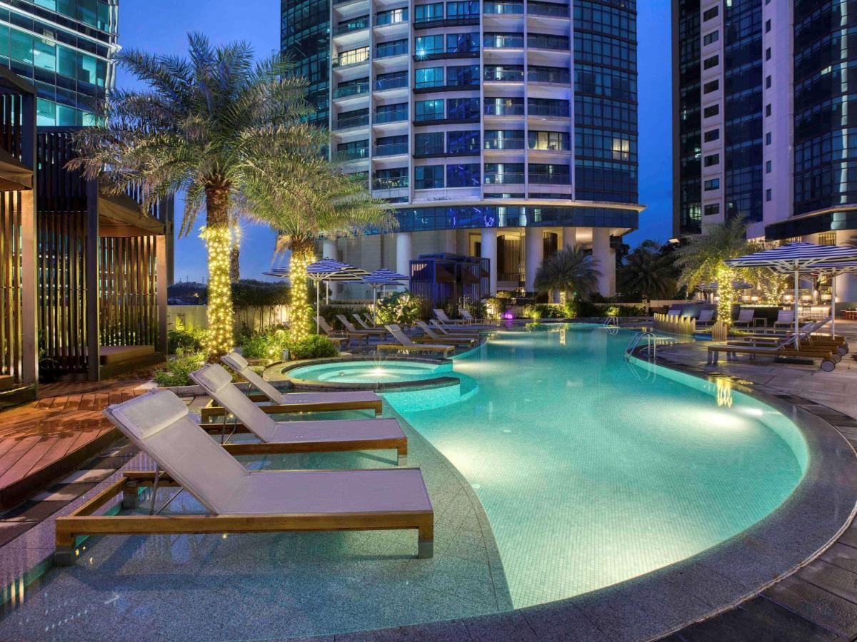 Sofitel Kuala Lumpur Damansara Hotel Exterior photo The pool at the hotel